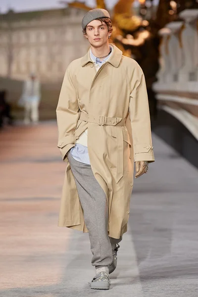 Look 23